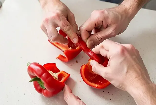 Paso 6: Preparar pimiento y chile